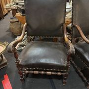 Paire de fauteuils Louis XIII