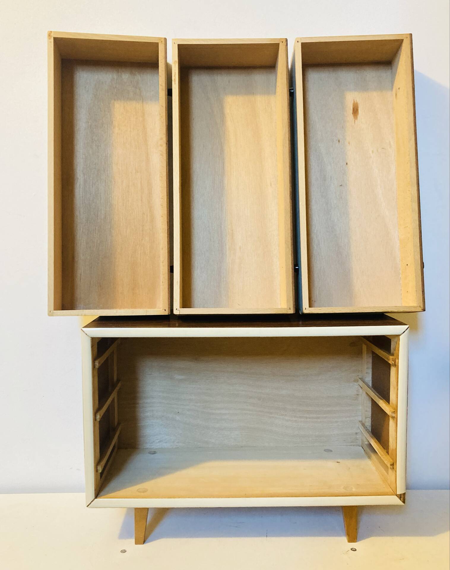 Children's commode, doll or mastery from the 1960s mahogany veneer.