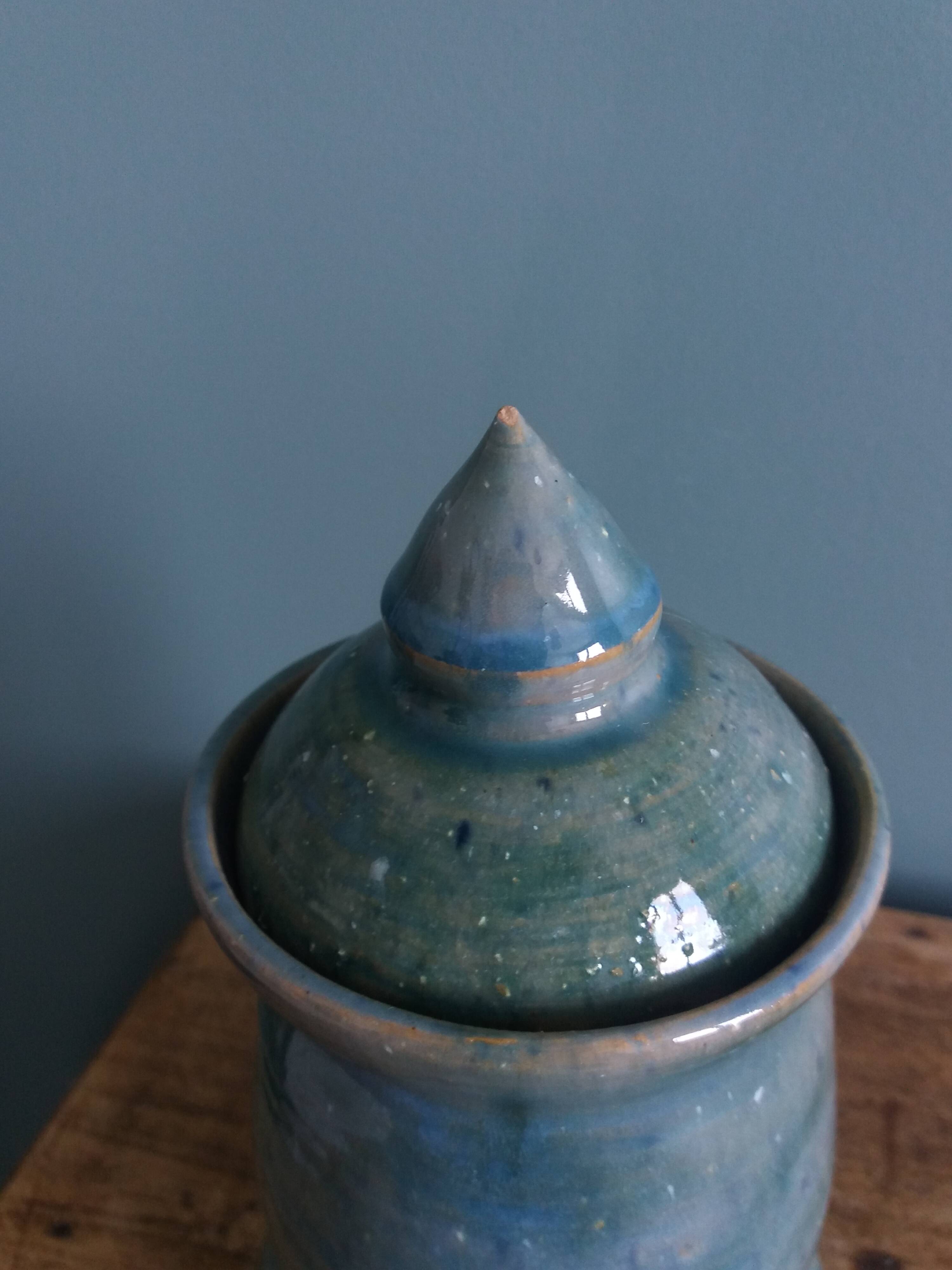 Pot couvert bonbonnière céramique signée