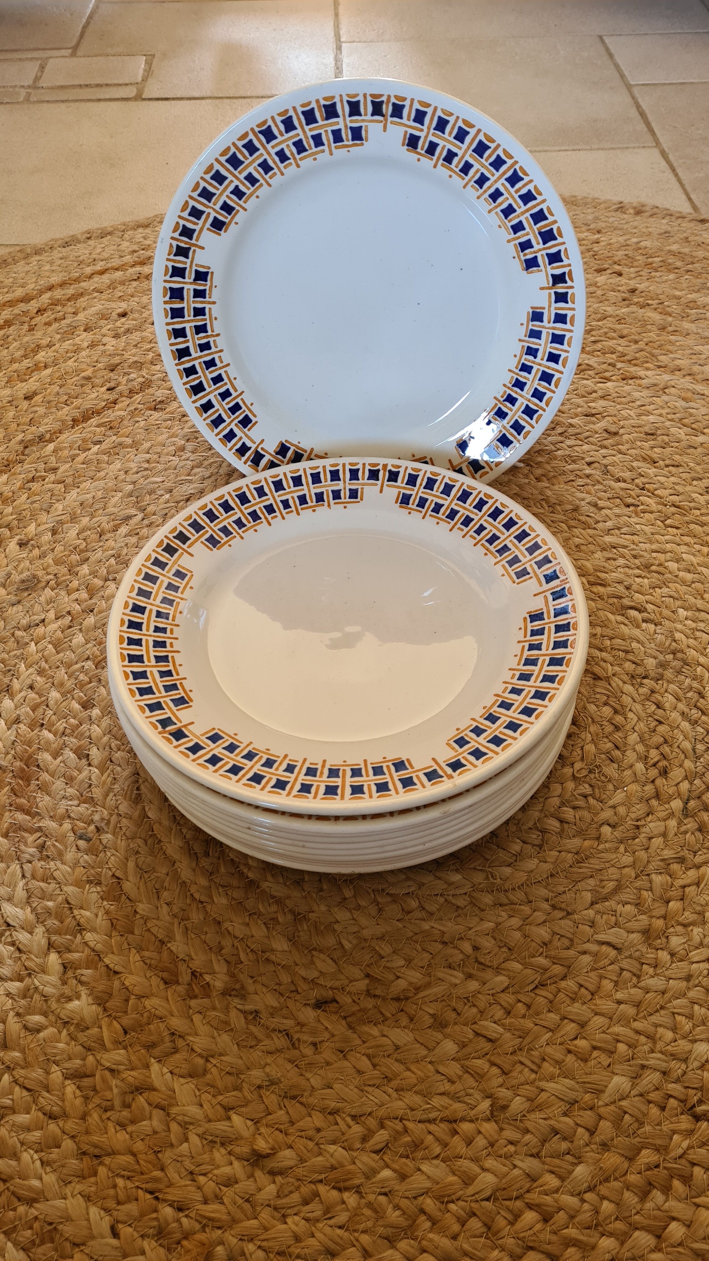 10 flat plates Faience de Givors 1930