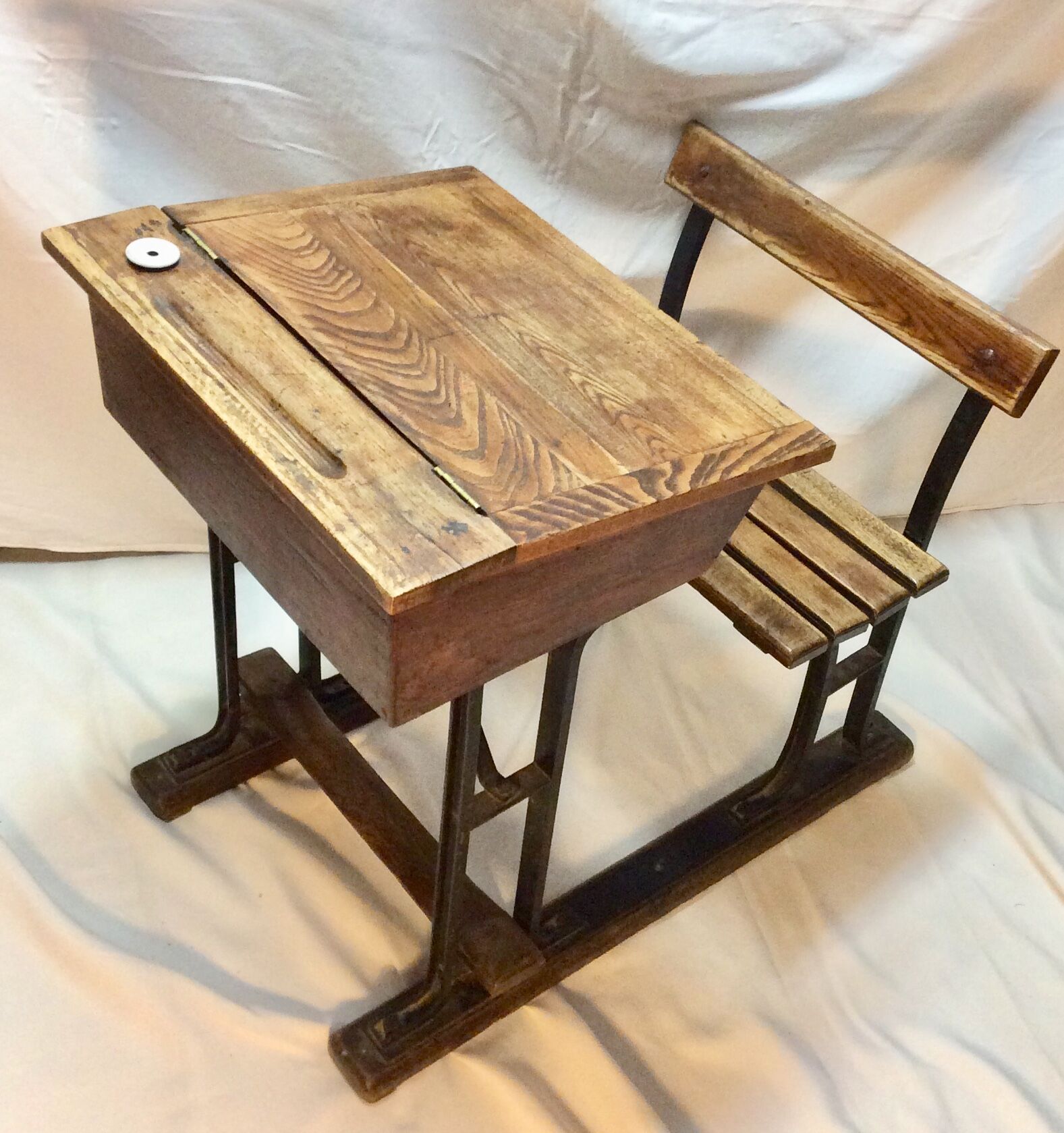 Wooden school table primary school dimension: height -78cm- width -70cm- depth -88cm-