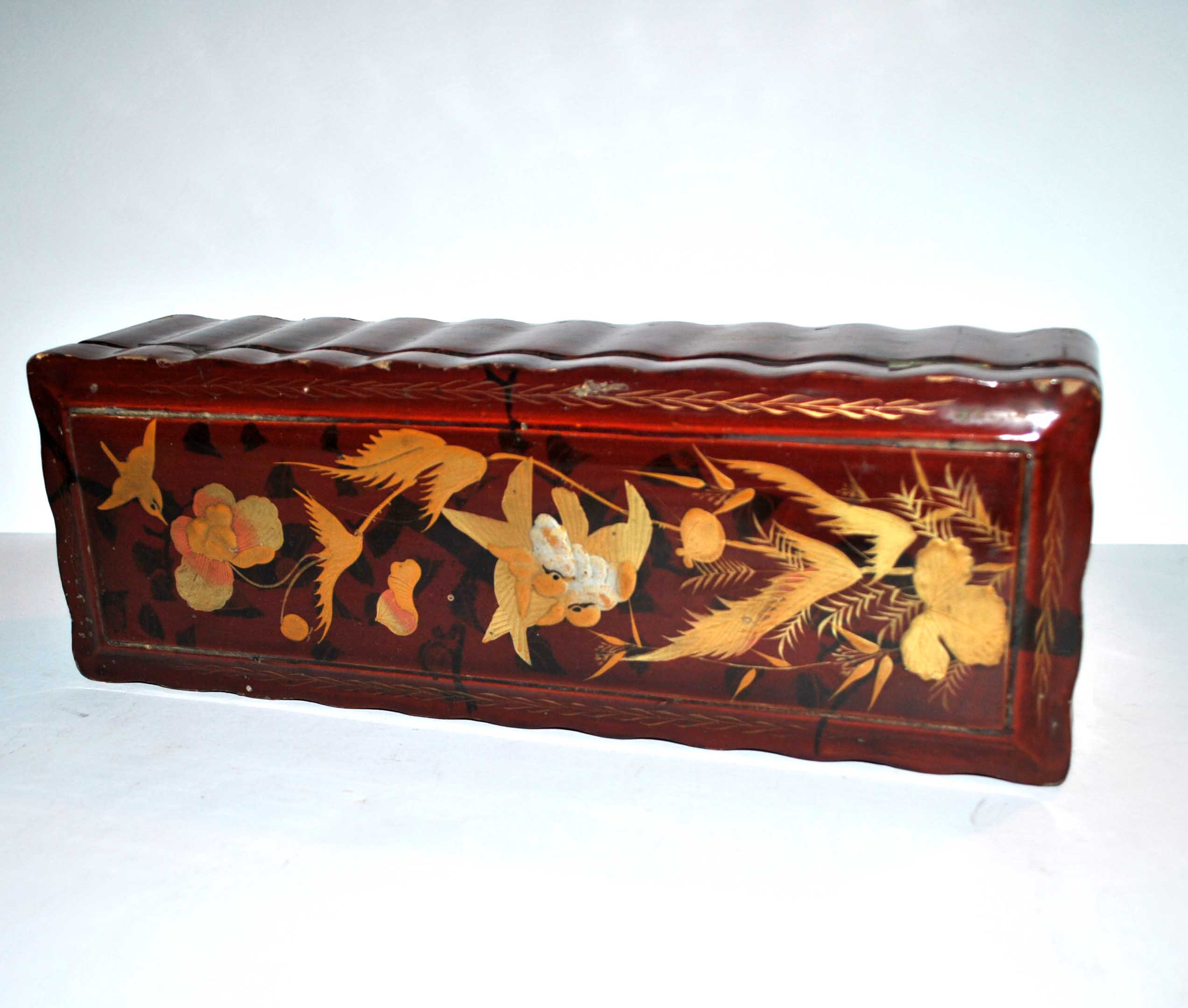 Antique glove box in Red China Lacquer decorated with golden birds