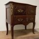 Commode à façade galbée d'époque XIXème siècle