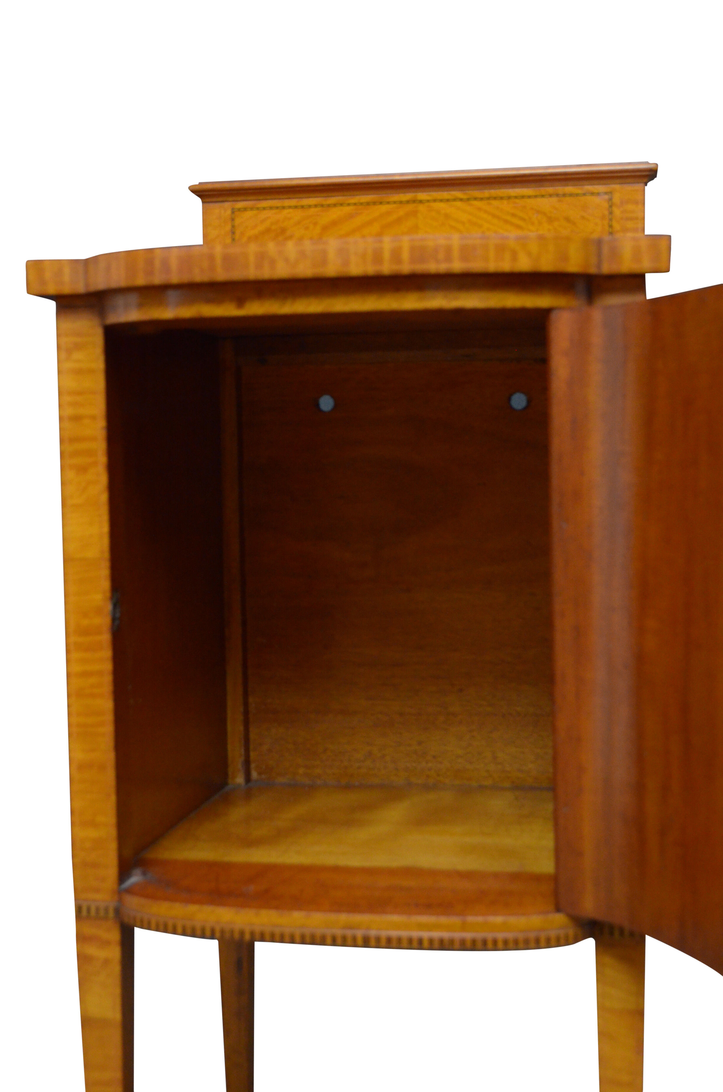 Meuble de chevet édouardien en bois satiné