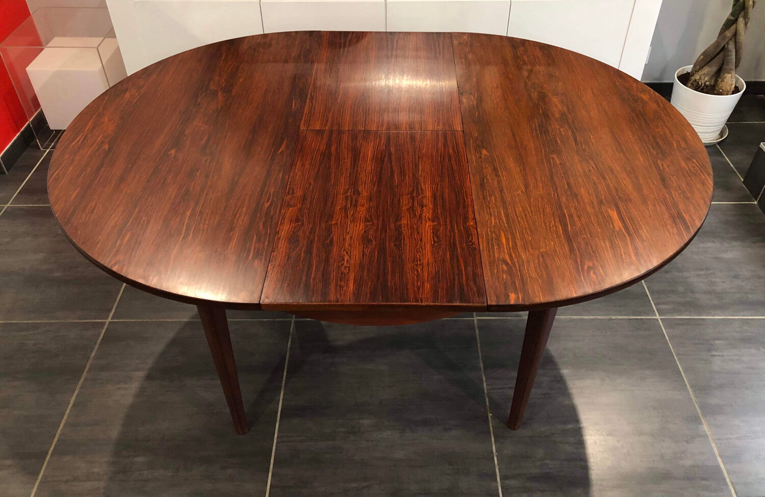 Scandinavian extendable rosewood round table, 1960s