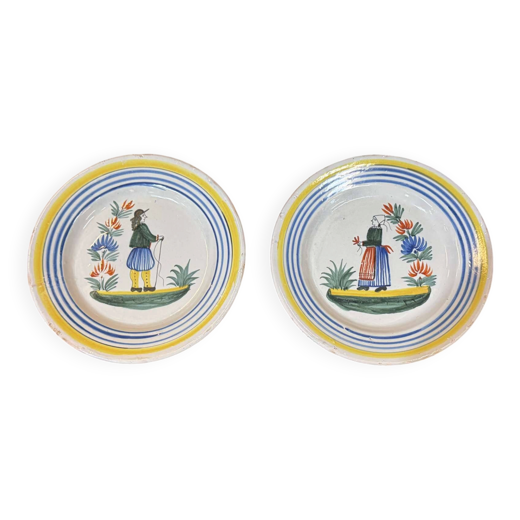 Pair of Quimper earthenware plates from the 1930s.