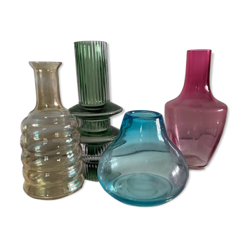 Série de 4 vases vintage en verre coloré