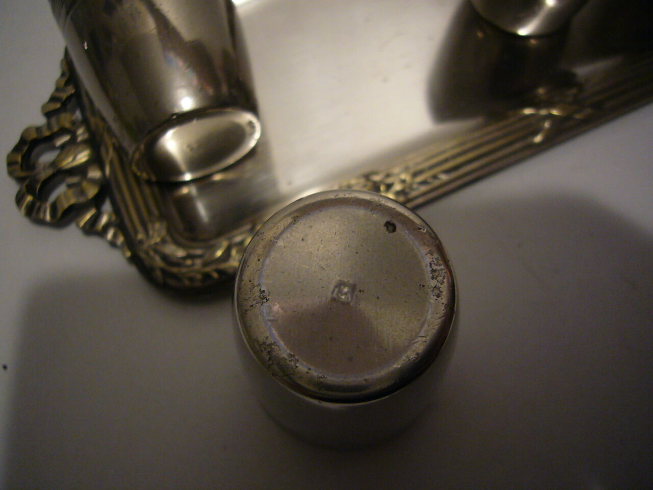 tray with silver metal cups