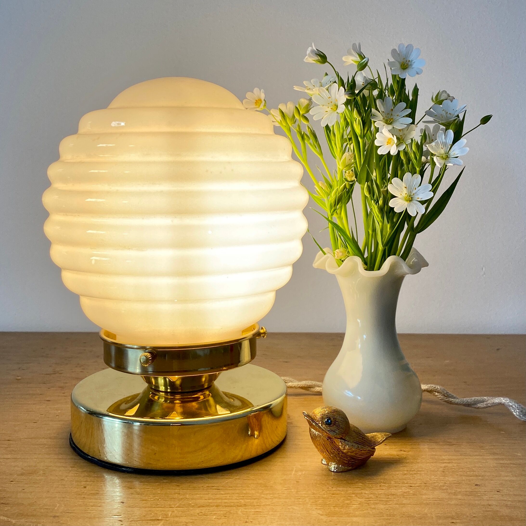 Vintage globe table lamp in pink opaline