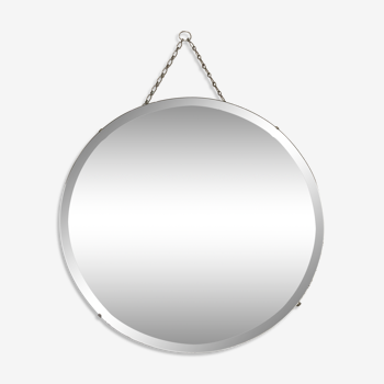 Beveled round mirror