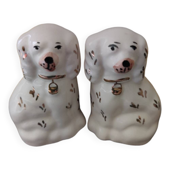 Paire de chiens en porcelaine