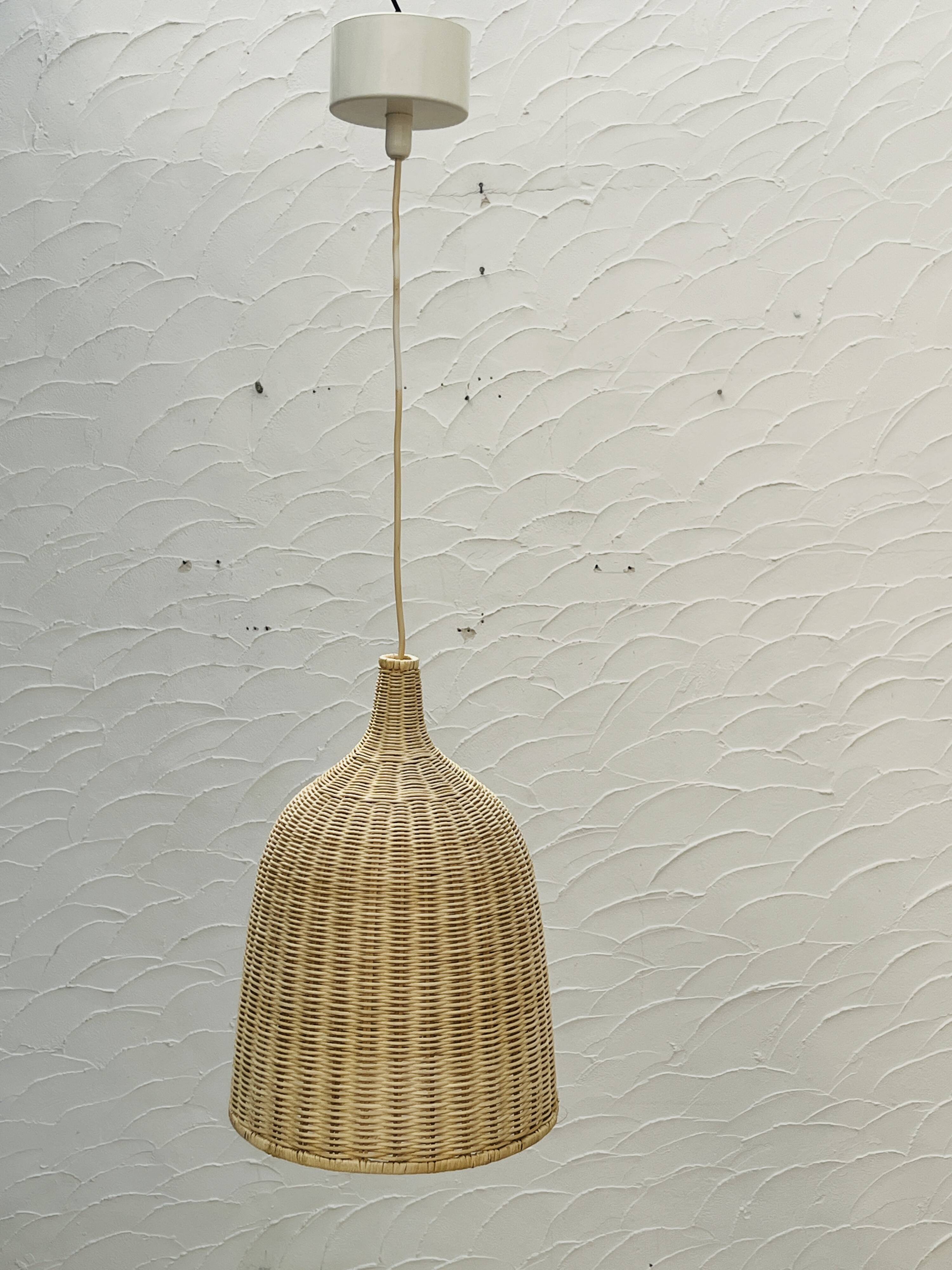 Suspension lustre en osier Ikea vintage, style bohème chic