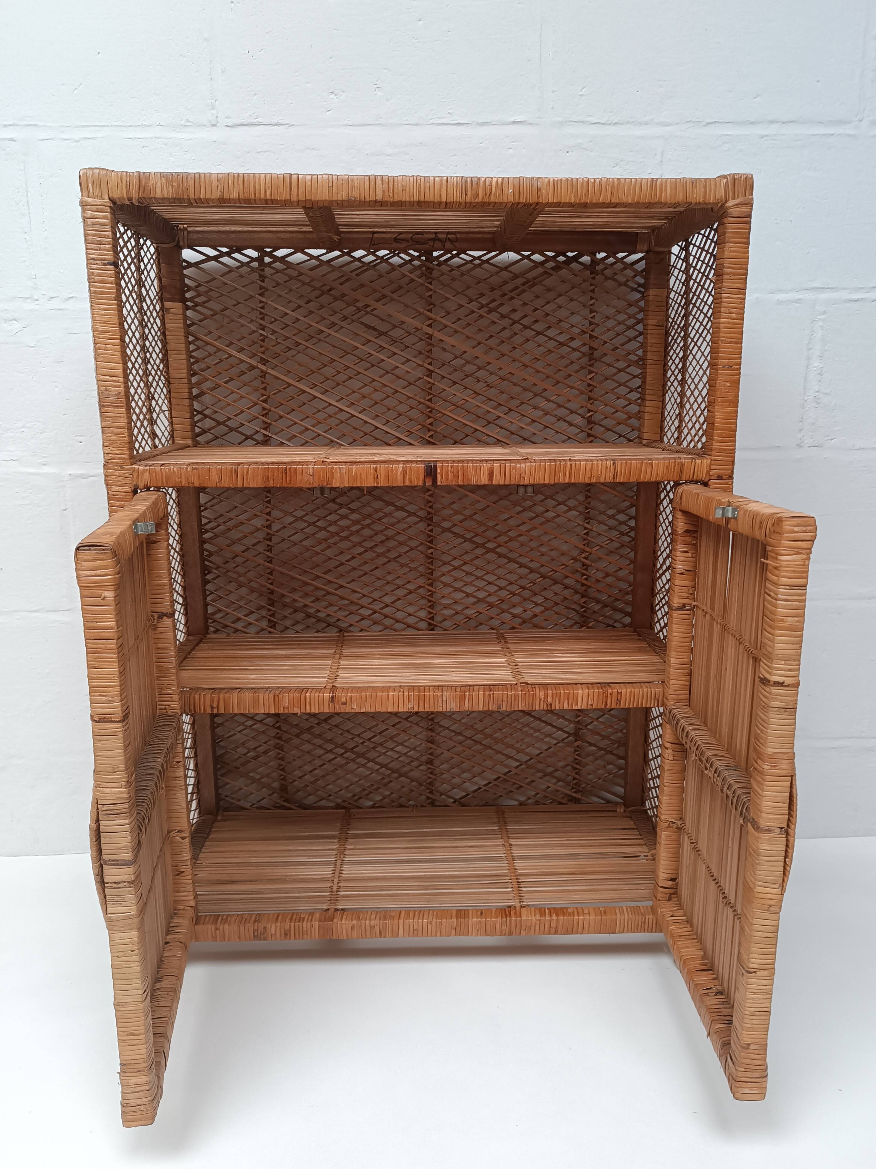 Buffet rotin vintage