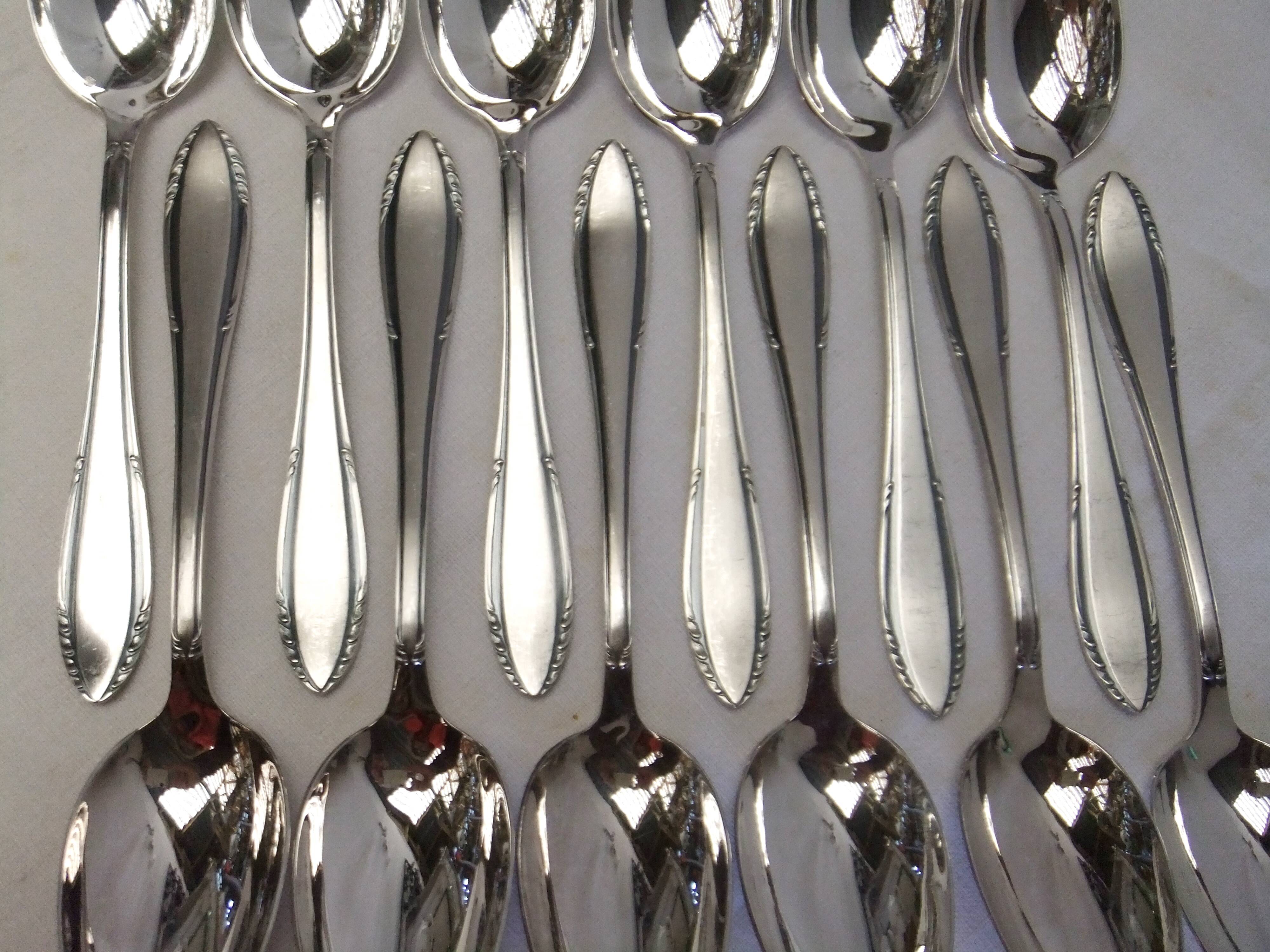 Silver plated metal spoons net service cutlery goldsmith Reneka soup