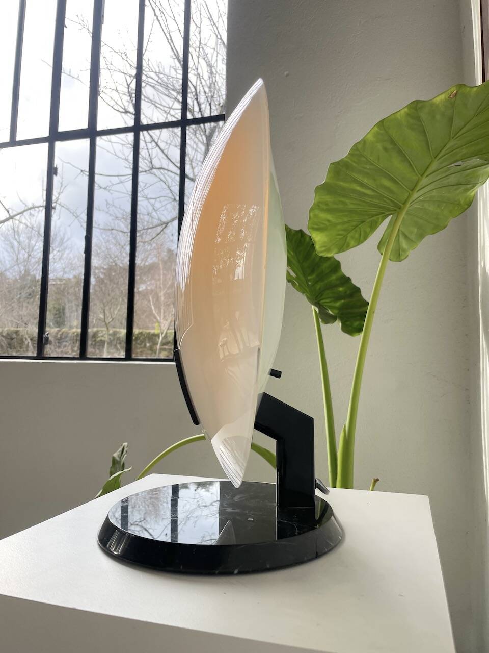“La Perla” desk lamp by Bruno Gecchelin for Oluce 1980