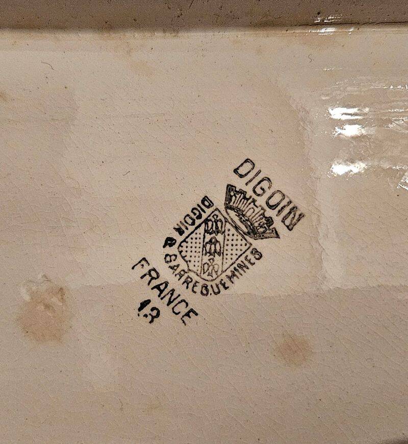 Sarreguemines - Ancien Plat A Asperges En Barbotine