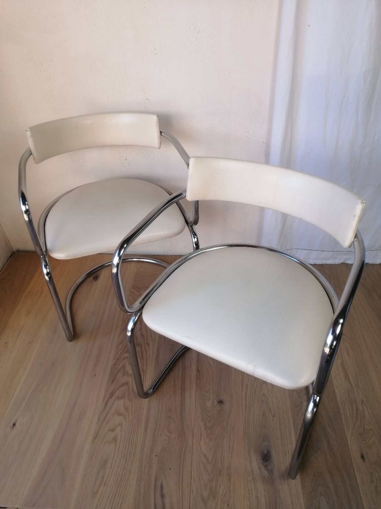 Pair of vintage cantilever chairs Zougoise Victoria, Switzerland.
