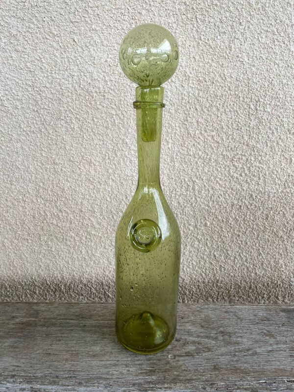 Bouteille en verre de Biot, années 1970