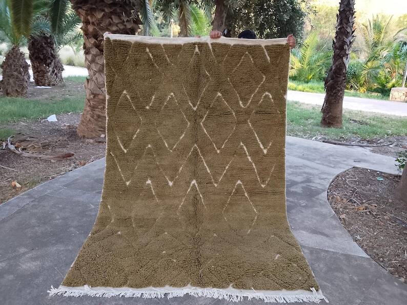 Traditional handwoven Berber rug, size 100 x 200 cm
