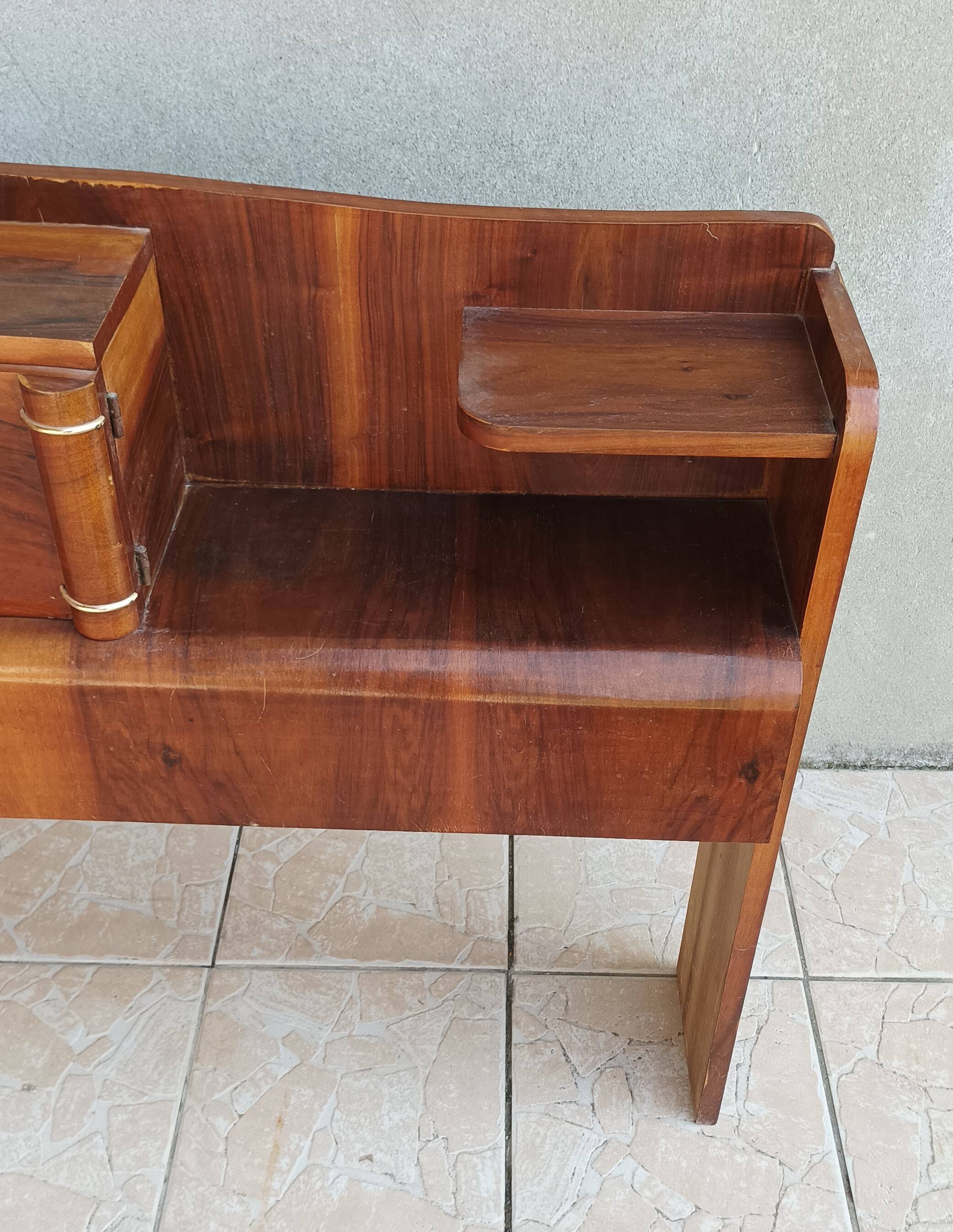 Cozy Art Deco headboard in burr walnut