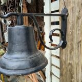 Cast-glass wall school bell