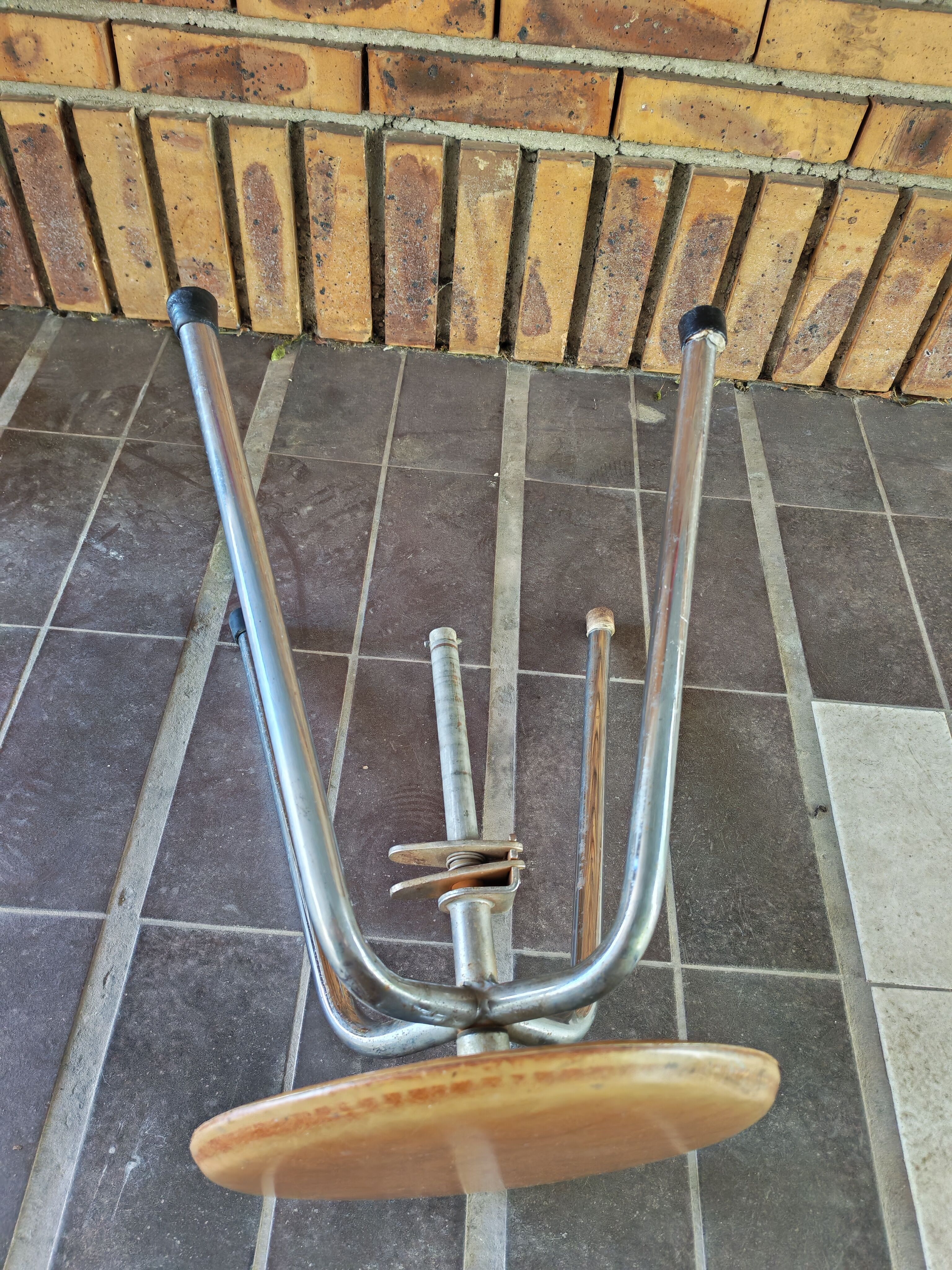 Industrial tripod stool with screw Jide Limoges 1950
