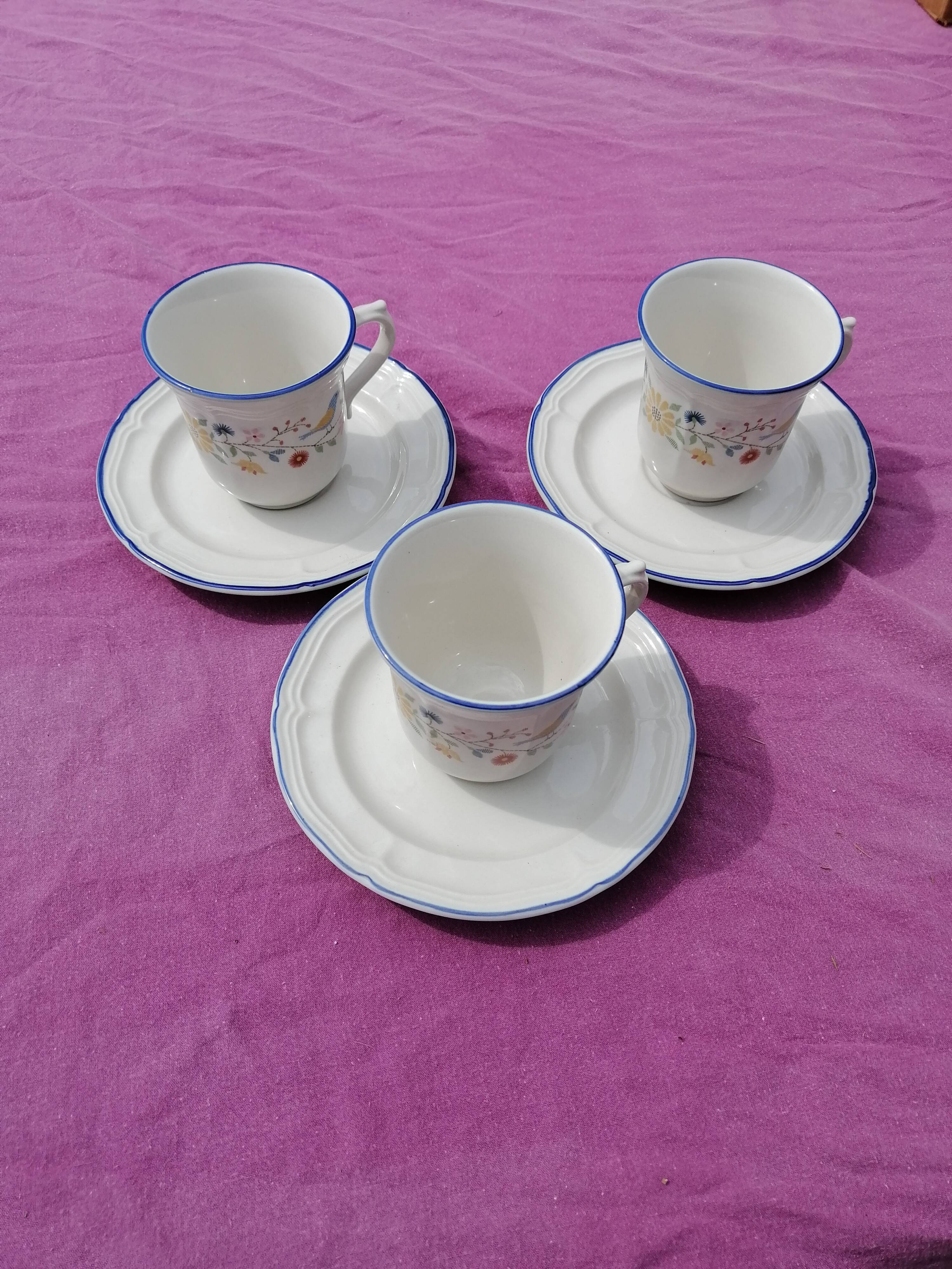 Lots of 3 cups & ceramic saucers