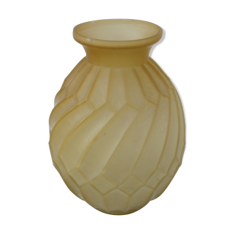 Vase Art Deco en verre pressé moulé jaune, 1920