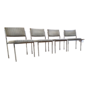 lot de quatre chaises