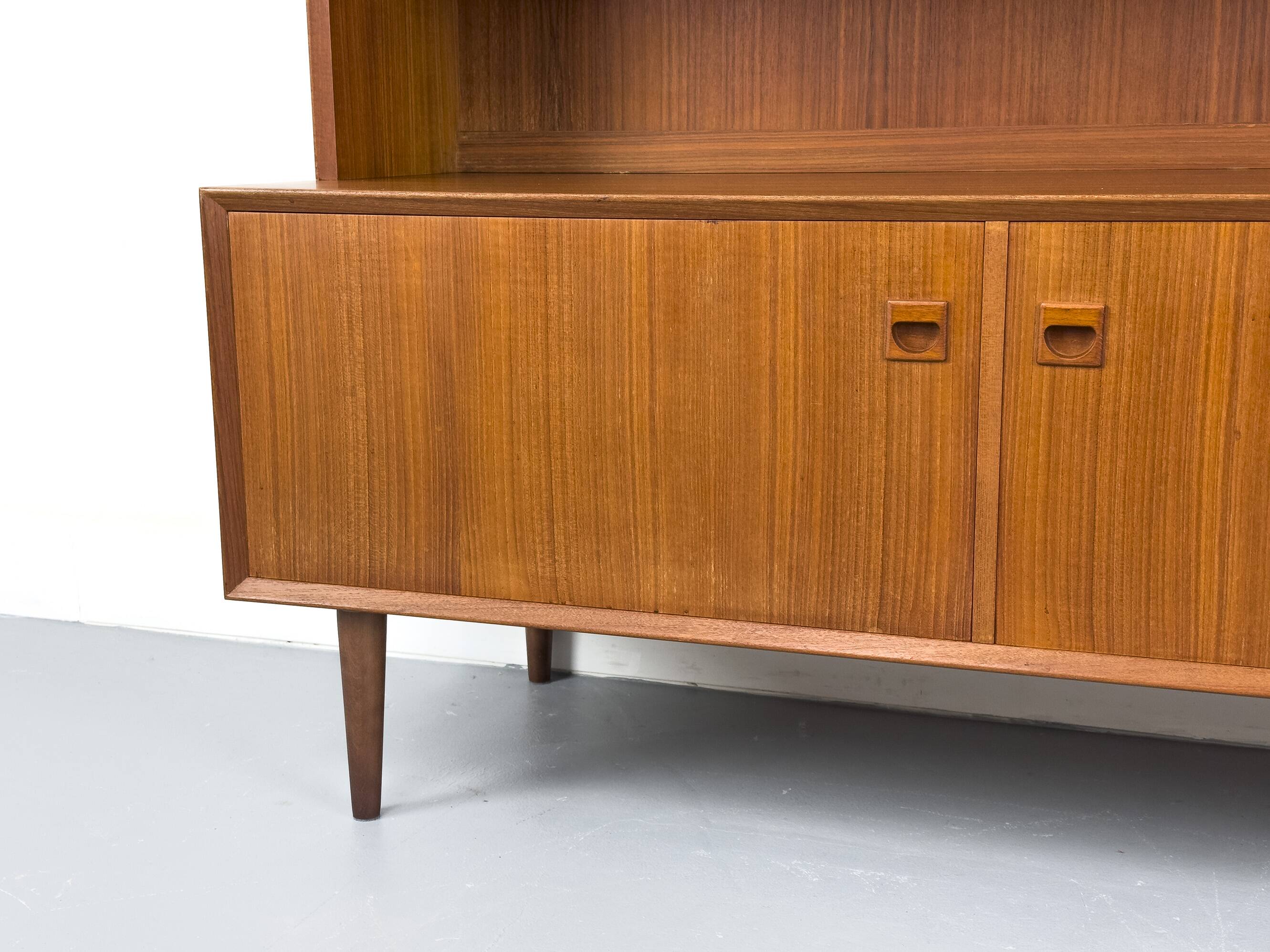 Buffet en teck avec étagère par Brouer Møbler, années 1960.