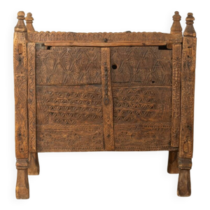Coffre de mariée antique