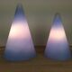 2 lampes coniques Teepee par SCE en verre bleu