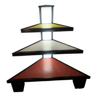 Étagère d'angle avec lumière
