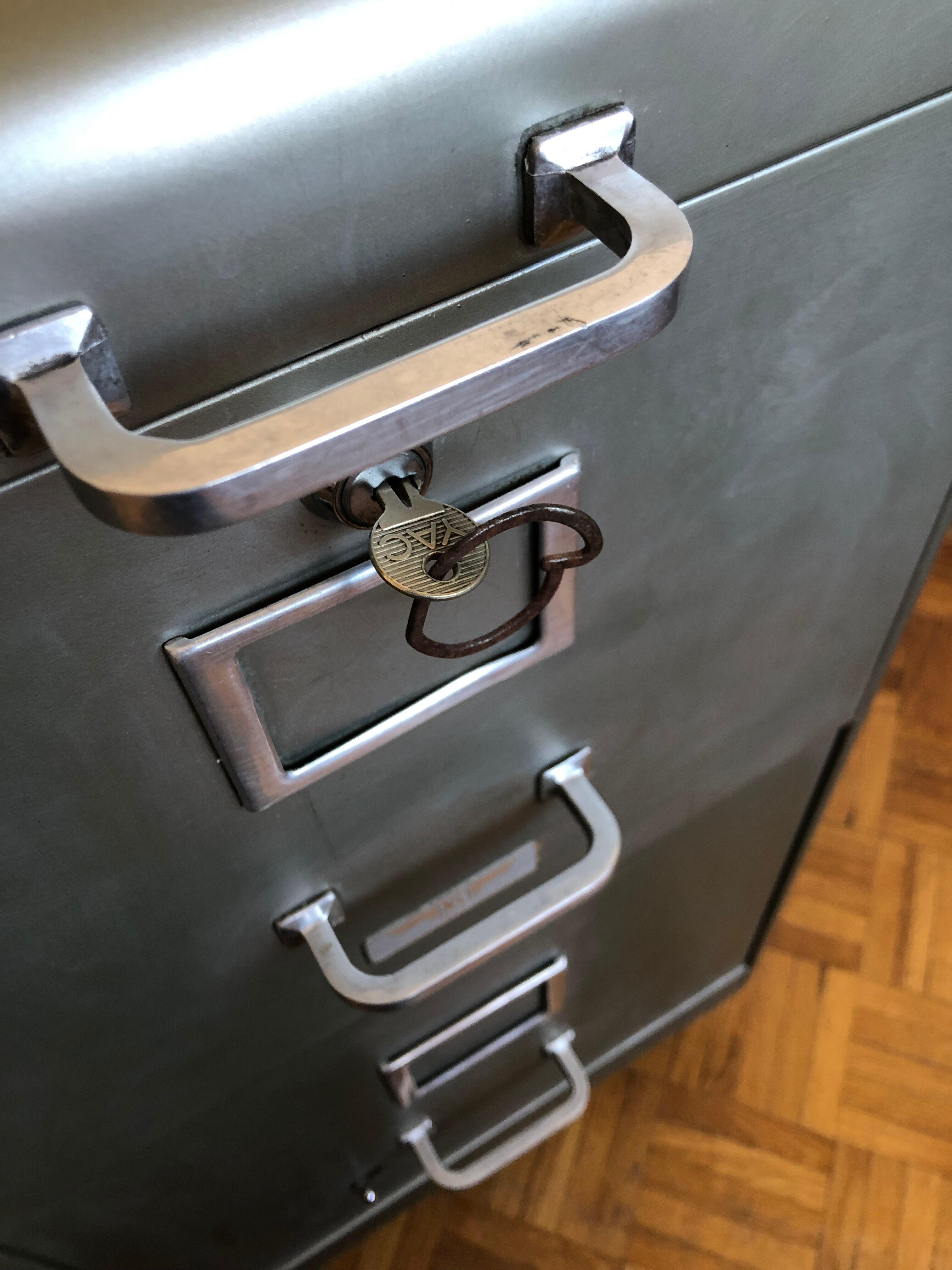 YAC industrial furniture with castors