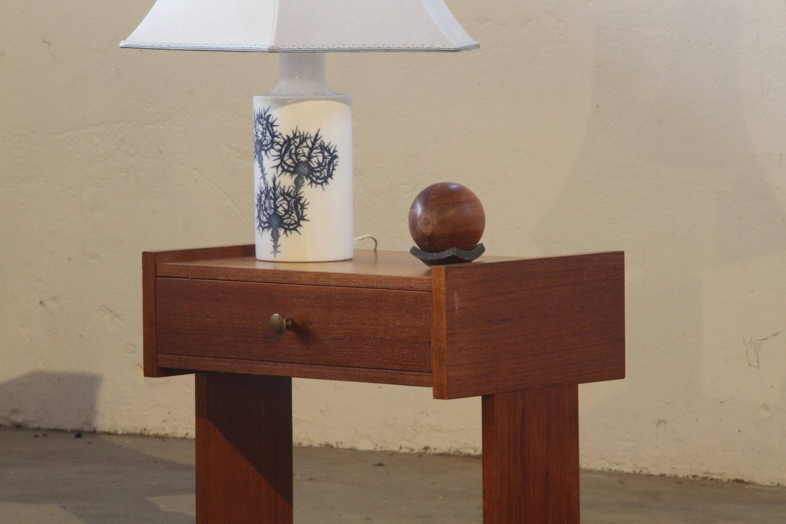 Table de chevet en teck danoise des années 1960