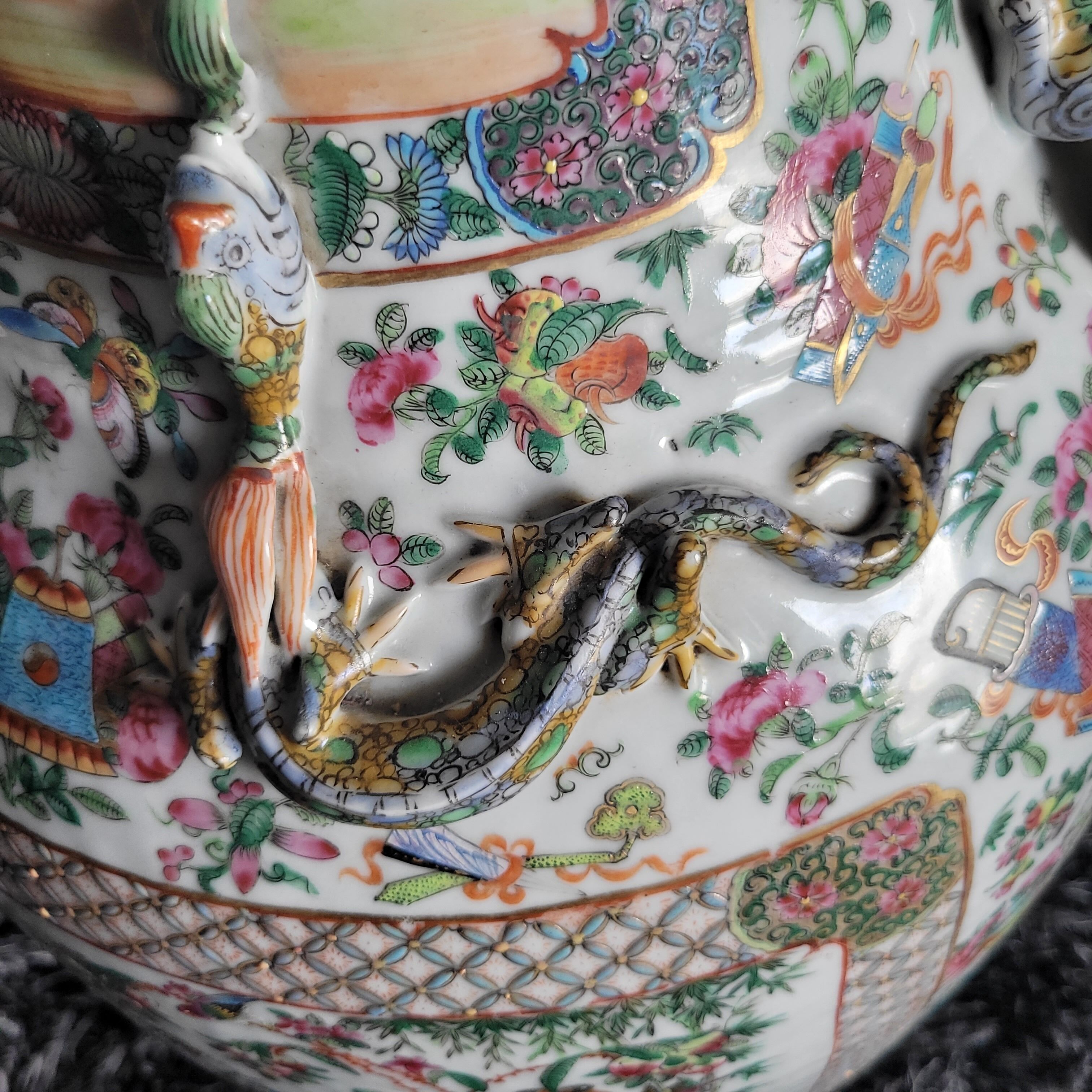 Very large Chinese vase (92 centimeters)