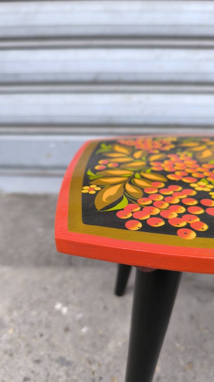 Tabouret Khokhloma en bois 1960