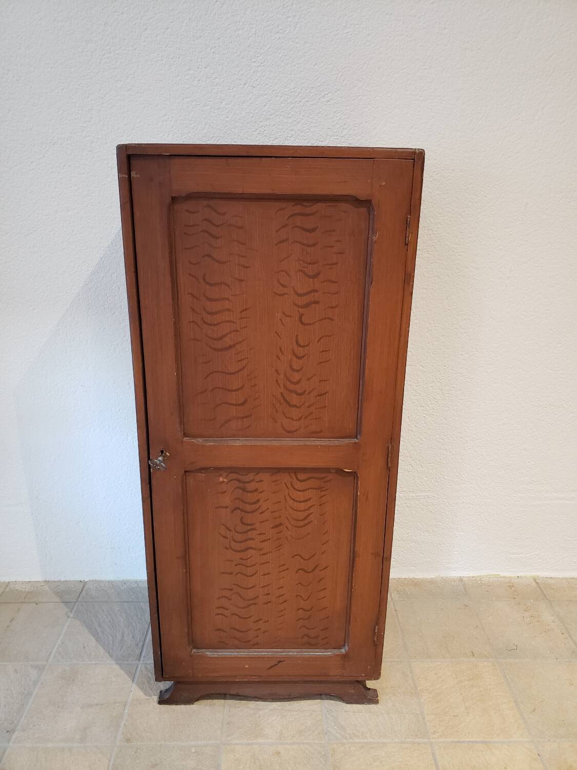 Small chest of drawers