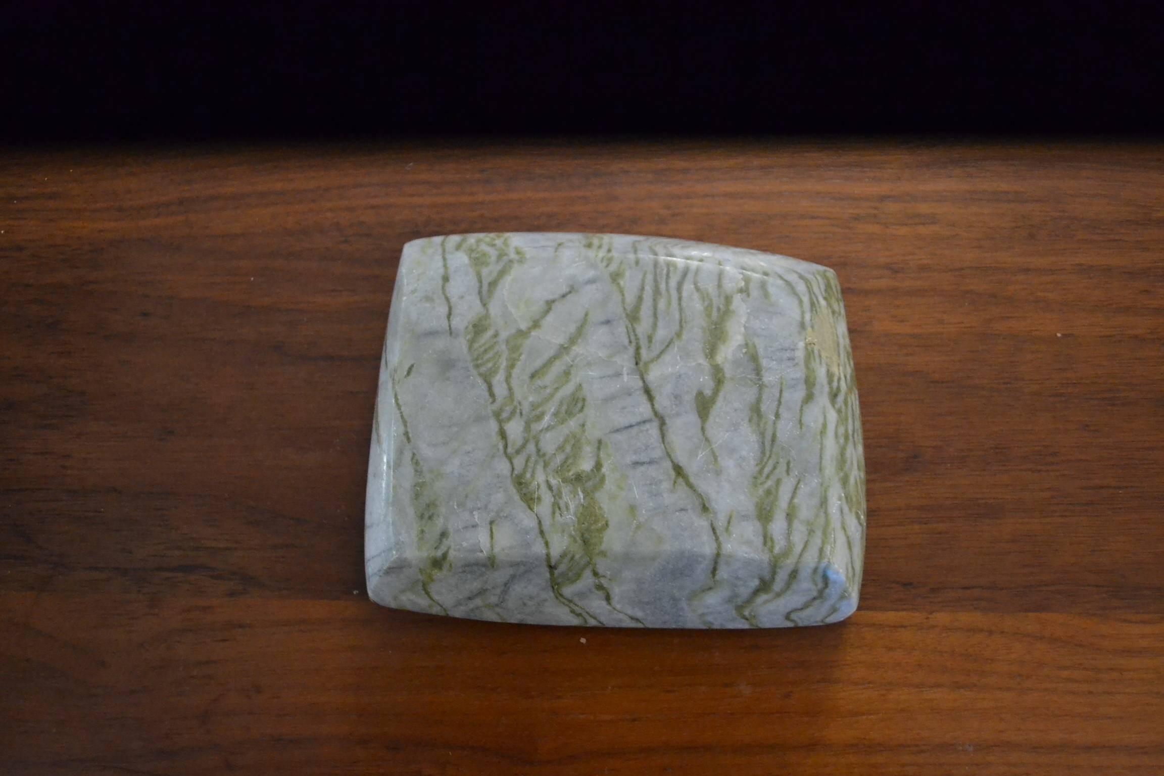 Cendrier en marbre vert