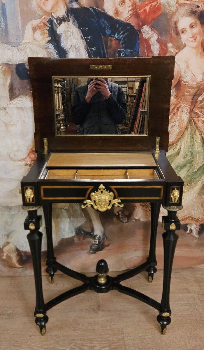 "Boulle" courtesy table from the Napoleonic III era in marquetry.