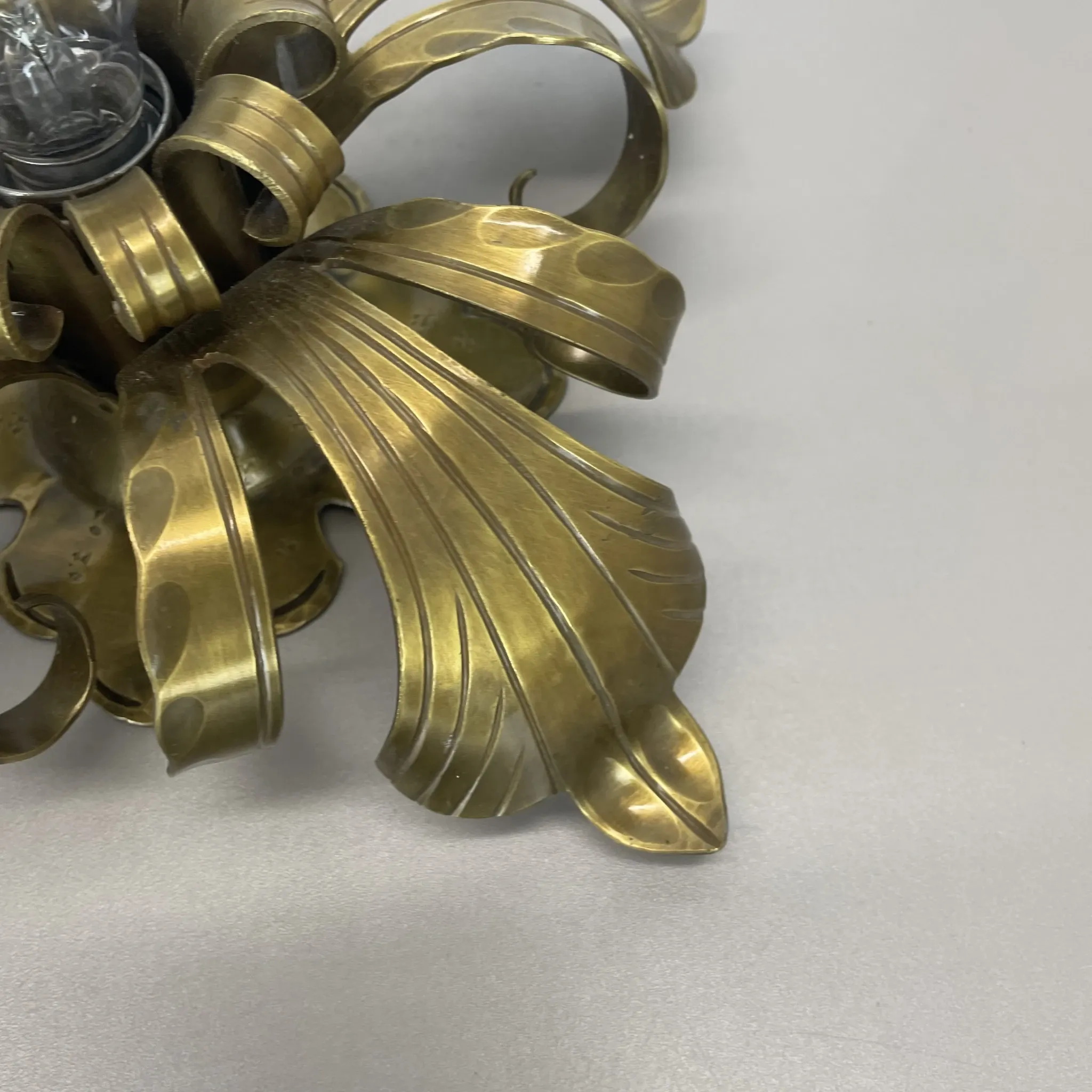 Rare 24 cm Large Theatre Ceiling Light in Gold-Coloured Brass in Florentine Leaf Style, Italy, 1970s