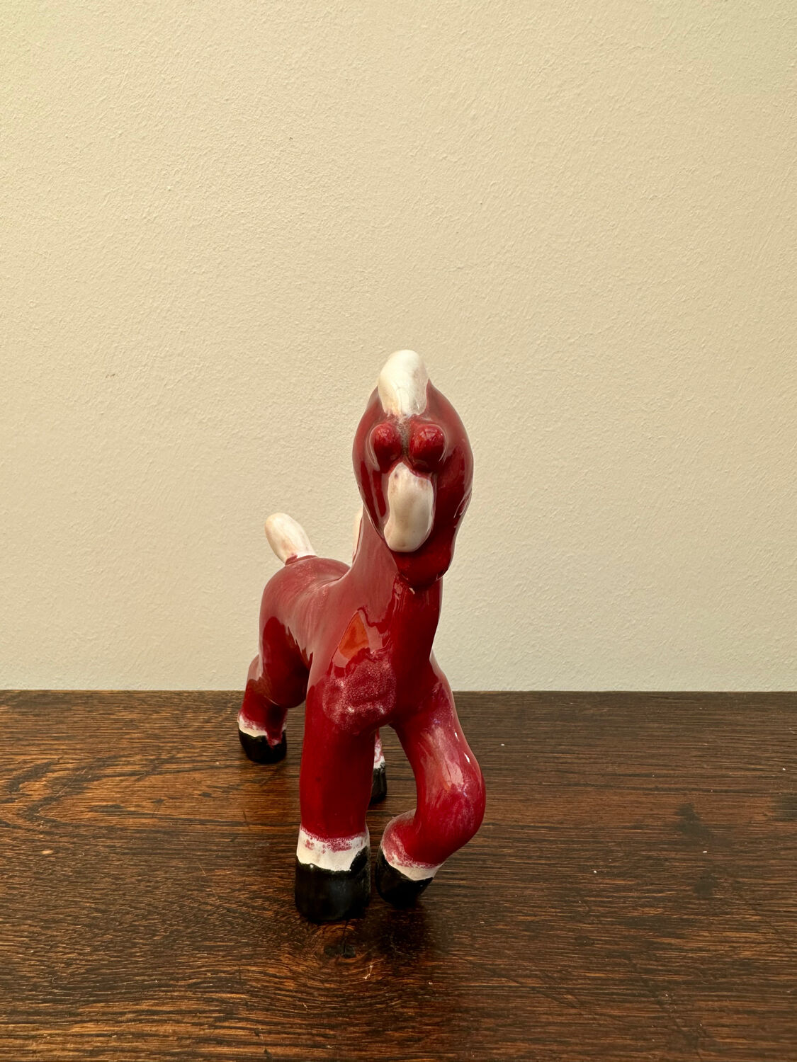 Small retro red horse from the 40s made in England/ceramic