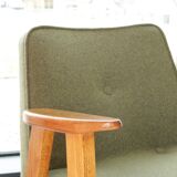 Fauteuil vintage vert l'olive bouclé model 366