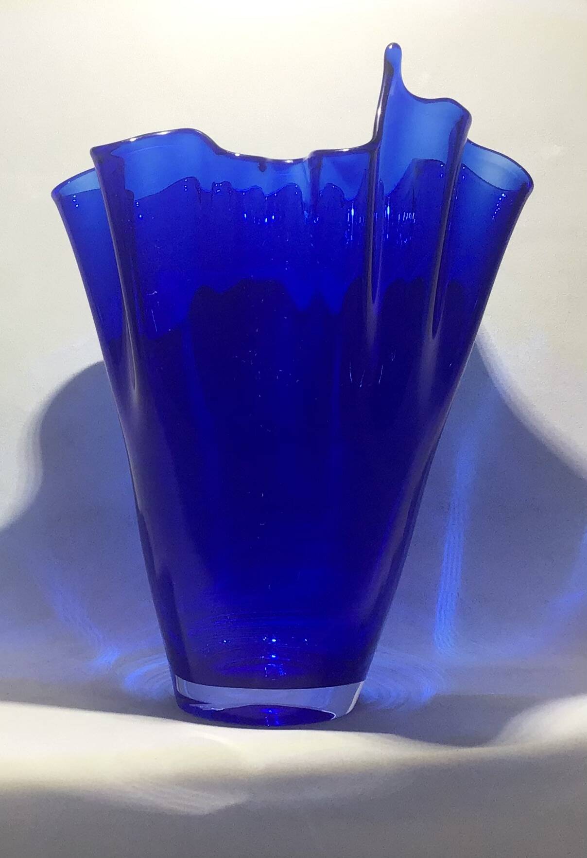 Murano - Cobalt blue glass handkerchief vase 25 cm high