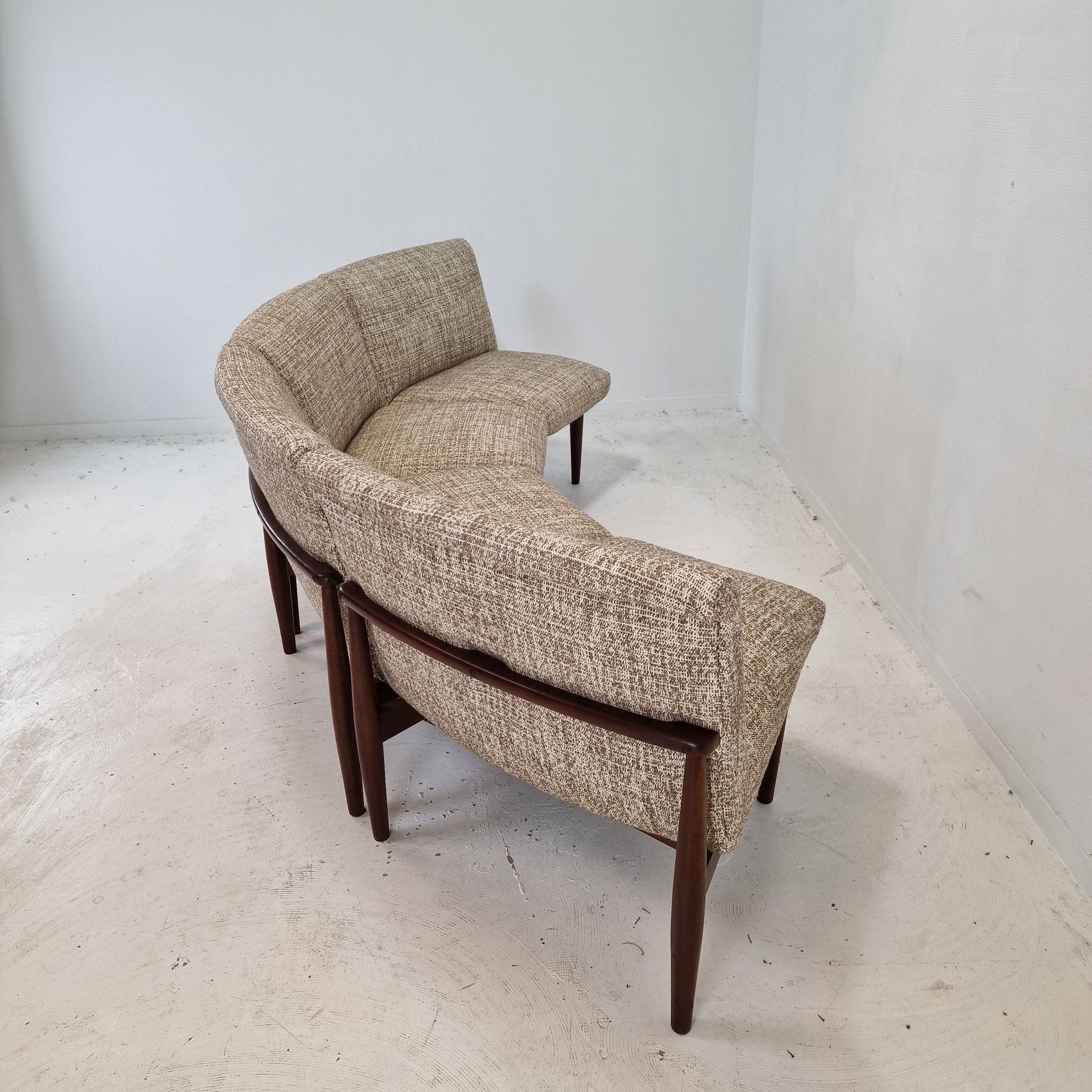 Mid-century round bench in teak Denmark 1960s