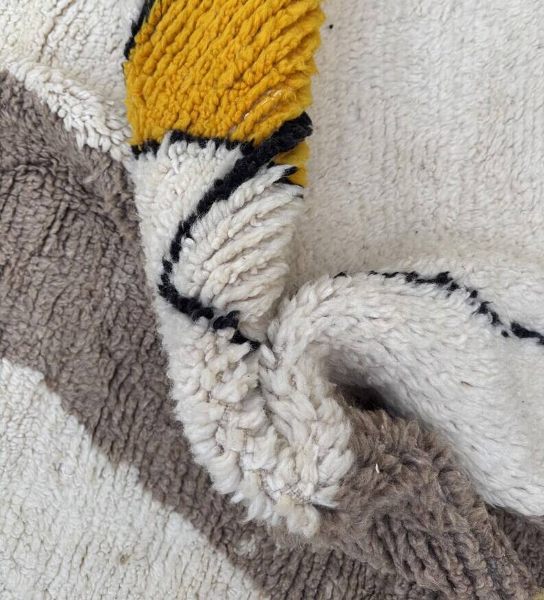 Moroccan Berber rug 200cm x 300cm