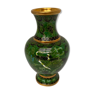Metal vase partitioned