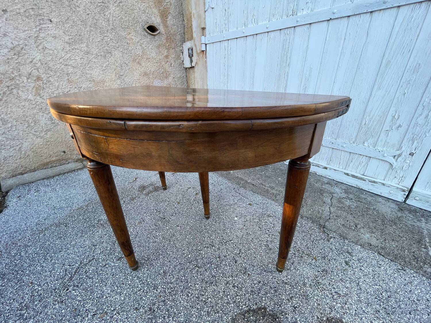 Table half-moon in solid walnut