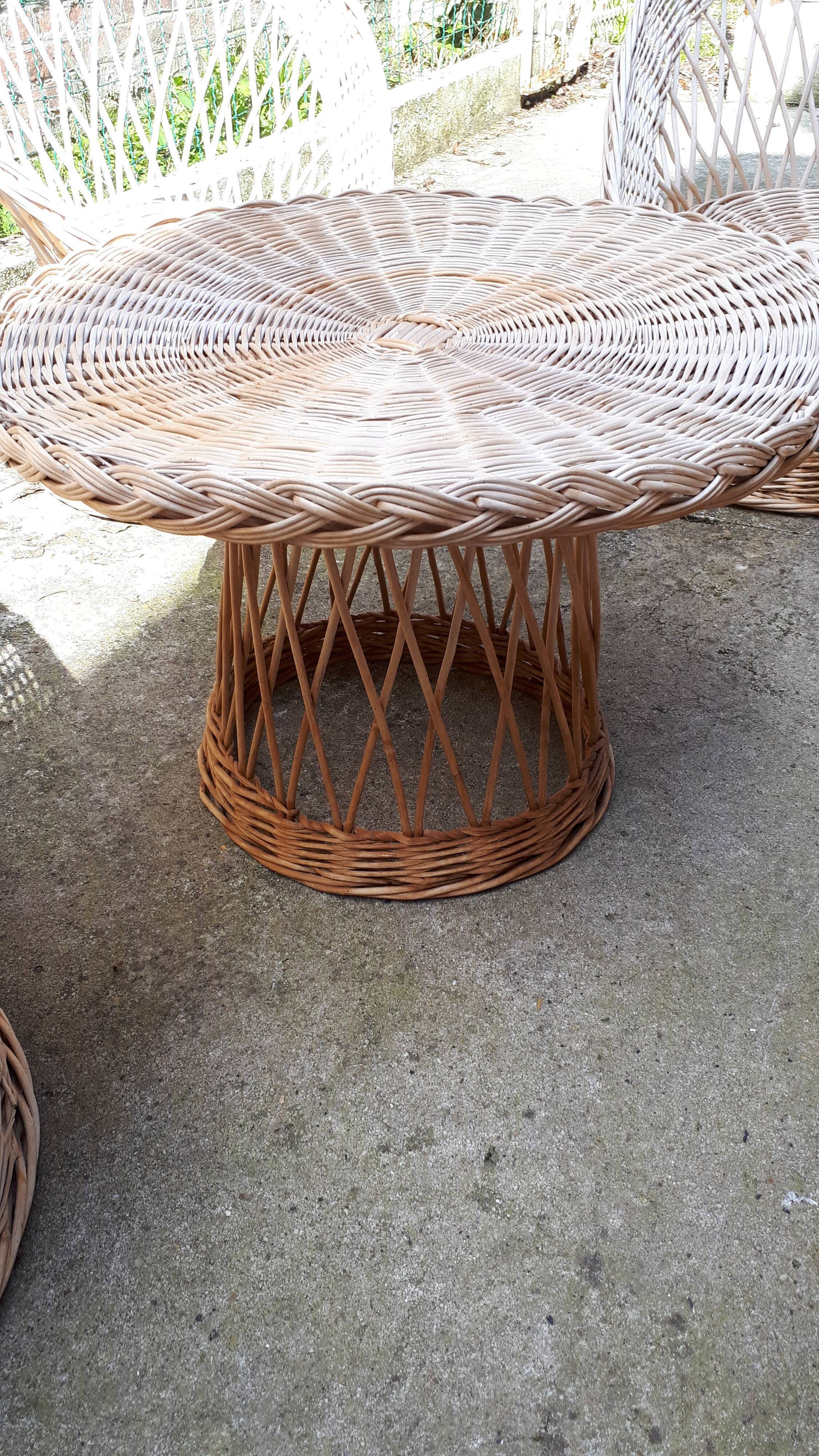 Living room 5 pieces vintage rattan