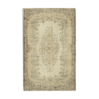 Handmade Vintage Oriental Beige Carpet 177 cm x 281 cm - 38982